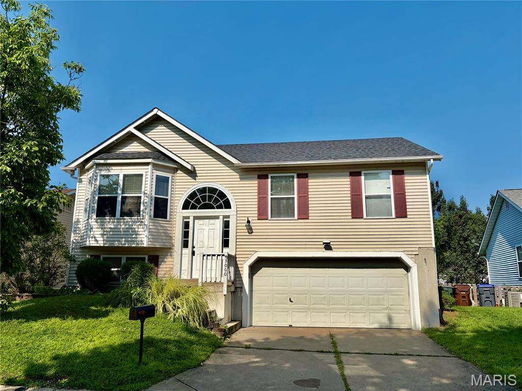 3060 Laurel Village CIR, St Peters, MO 63376