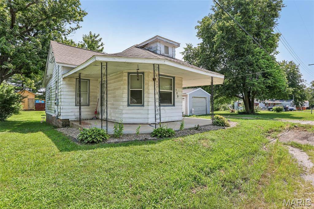 709 Simpson ST, Pocahontas, IL 62275