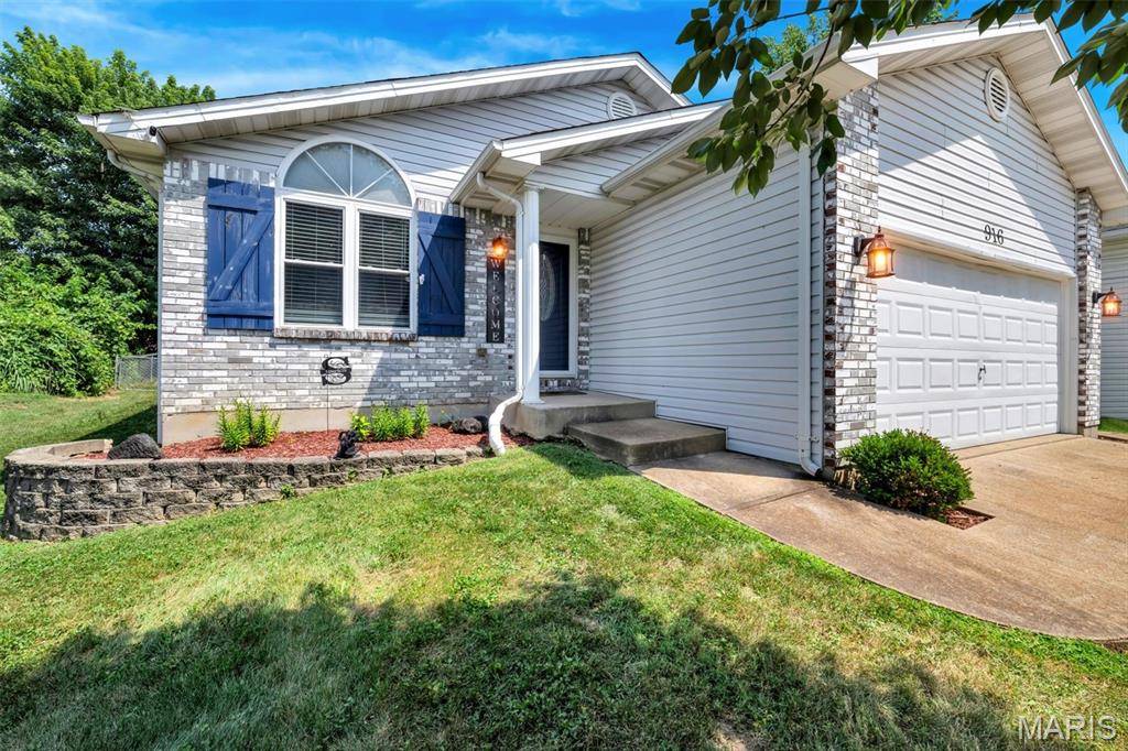 916 Valentine ST, Festus, MO 63028