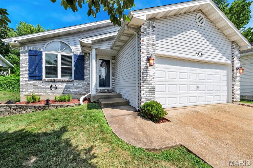916 Valentine ST, Festus, MO 63028