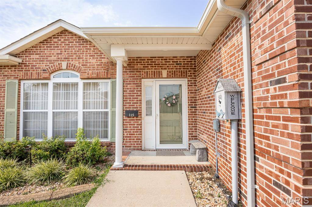 115 Saint Christopher CT, Mascoutah, IL 62258