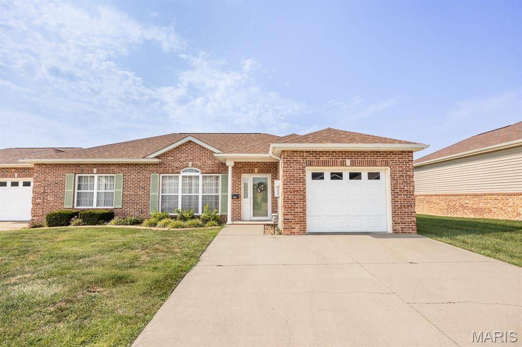115 Saint Christopher CT, Mascoutah, IL 62258