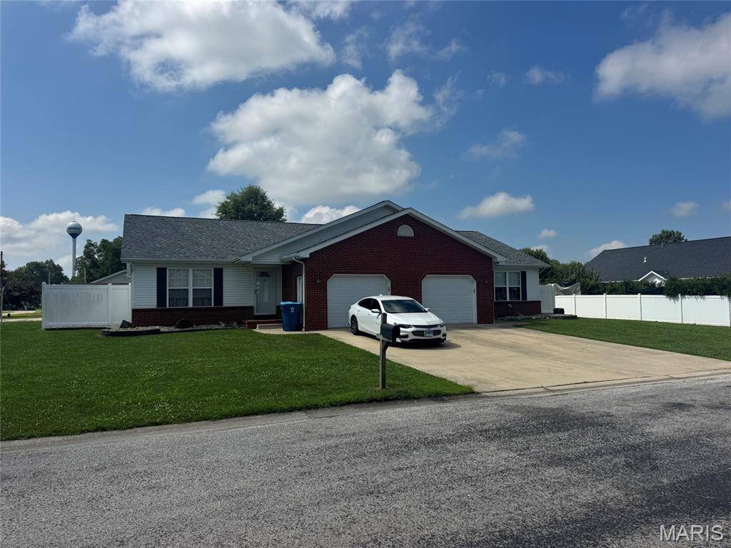 105 Timberlake, Damiansville, IL 62215