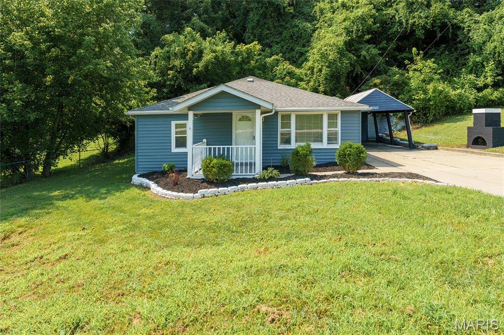 1010 Lebanon RD, Collinsville, IL 62234