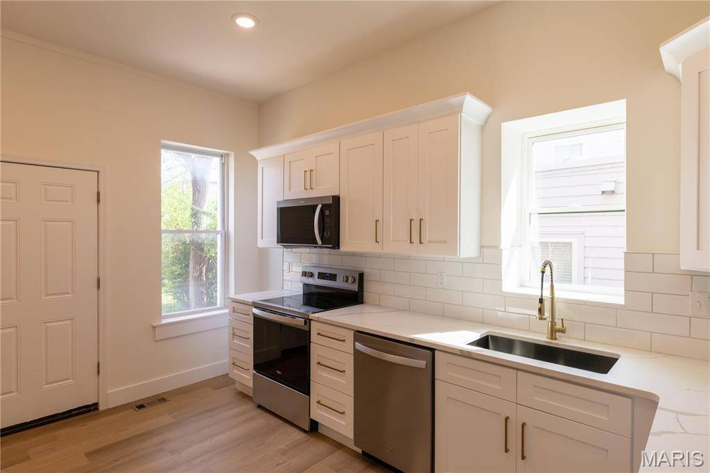 4431 Norfolk Ave AVE, St Louis, MO 63110