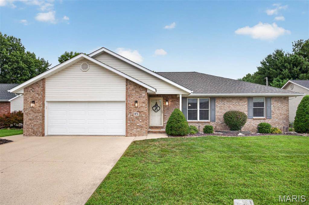 115 N Porte DR, Highland, IL 62249