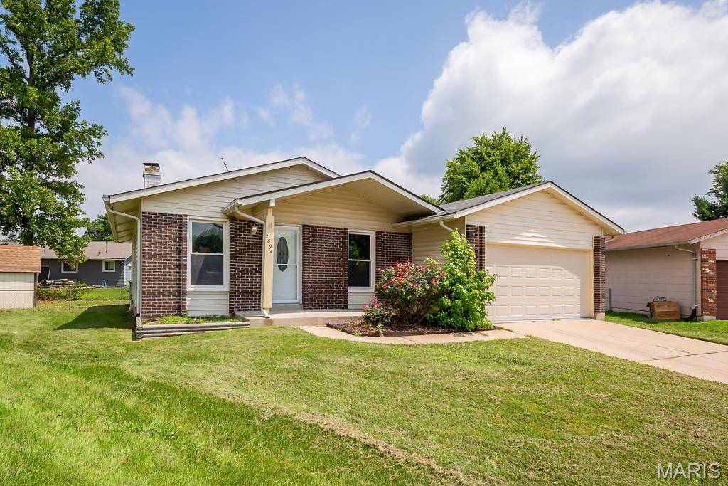 2894 Park New York DR, Florissant, MO 63031