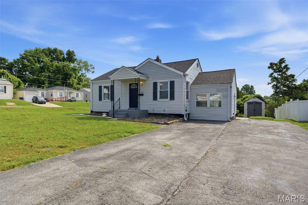 3166 O Hare DR, St Ann, MO 63074