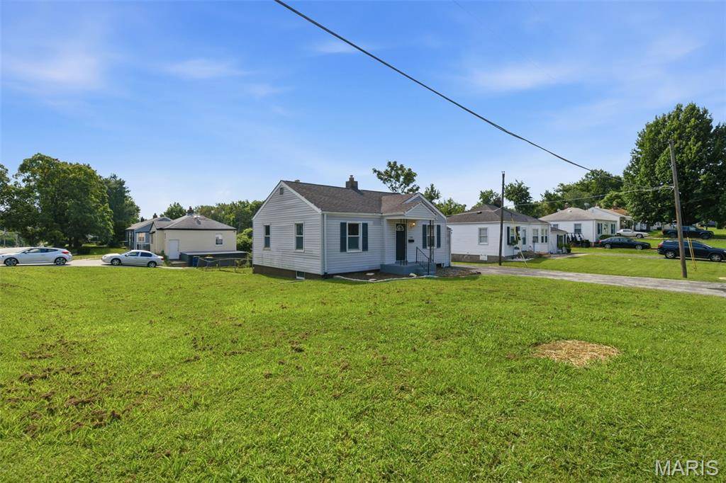 3166 O Hare DR, St Ann, MO 63074
