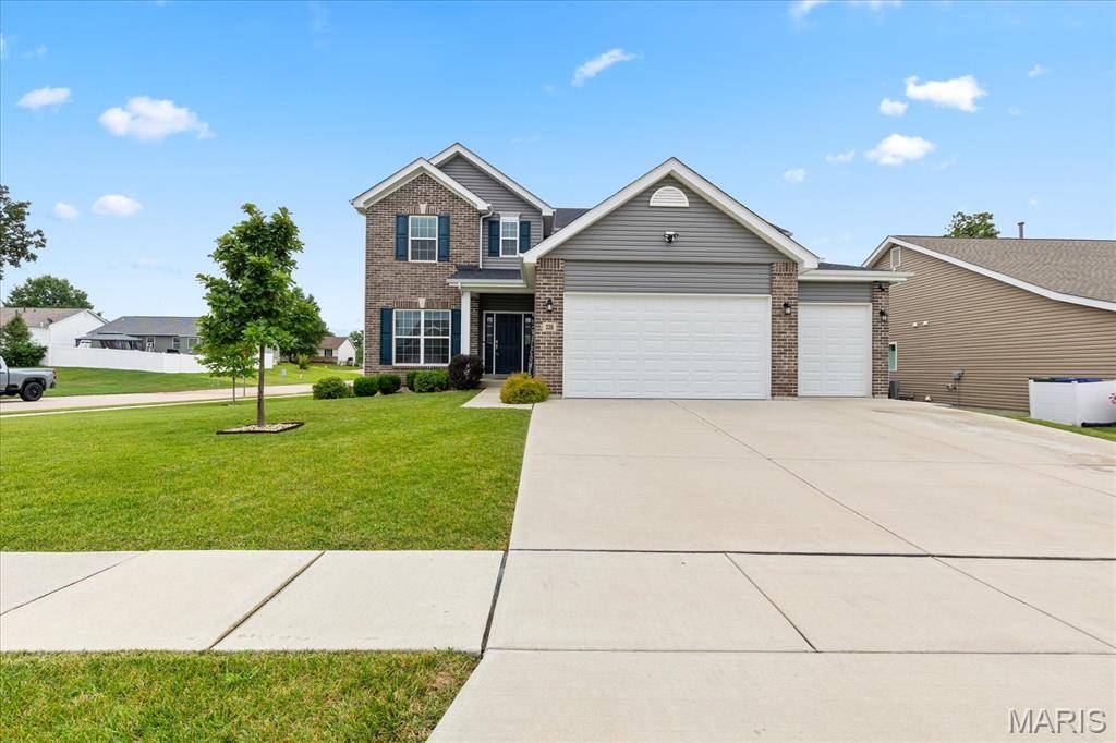 228 Burrograss DR, Wentzville, MO 63385