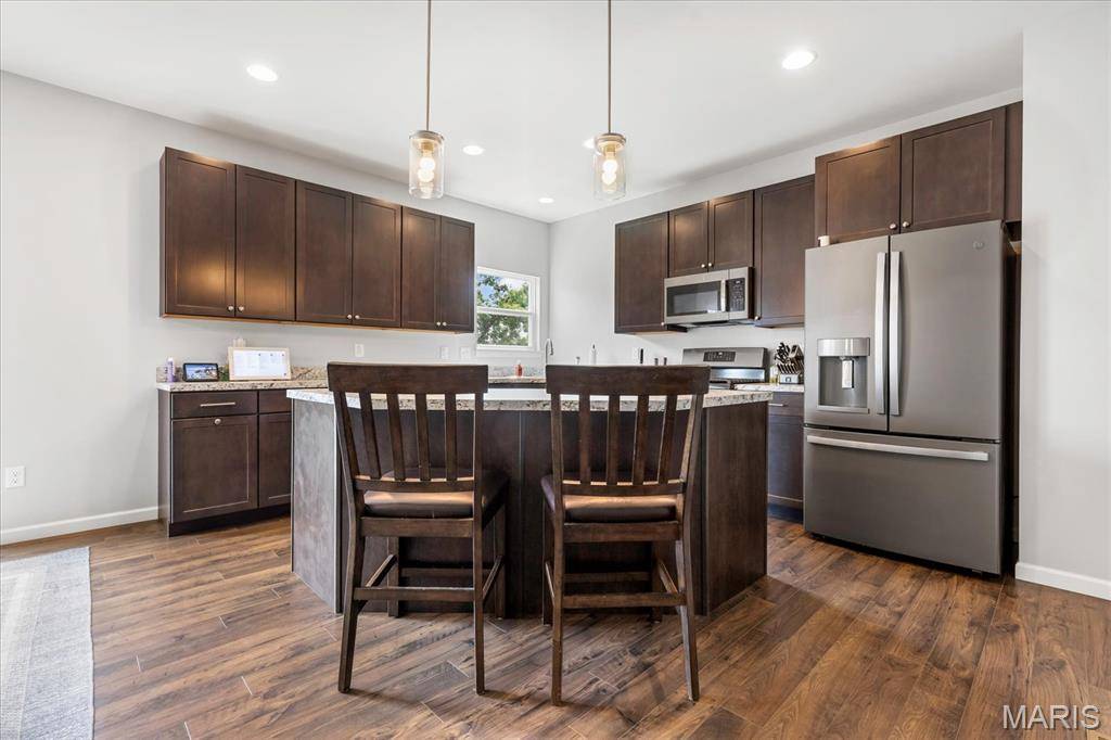 228 Burrograss DR, Wentzville, MO 63385