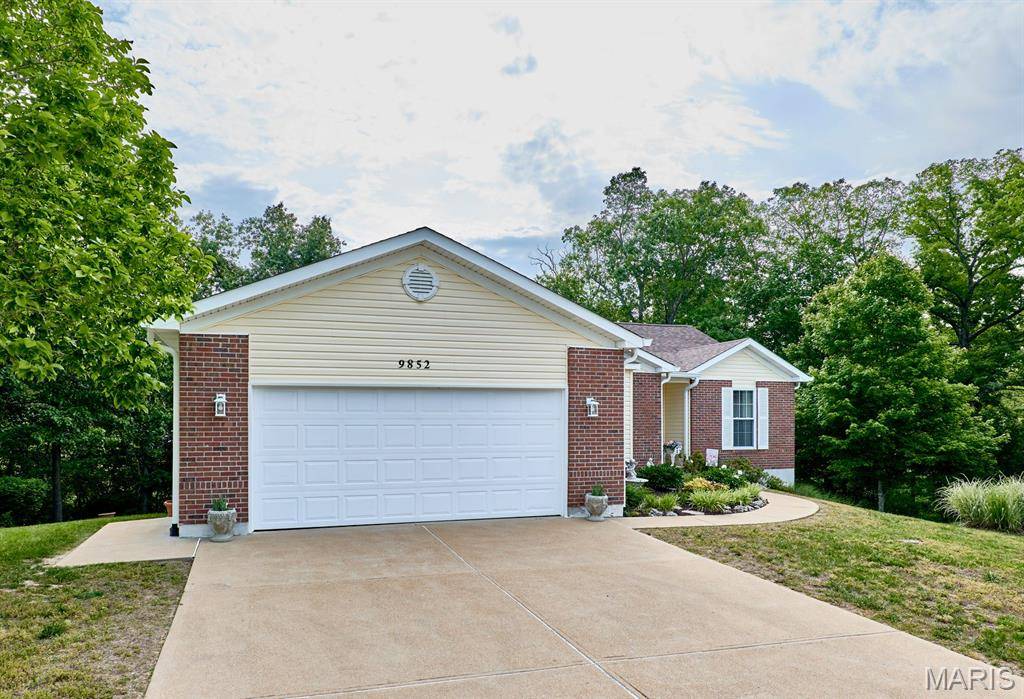 9852 Sand Castle DR, Pevely, MO 63070