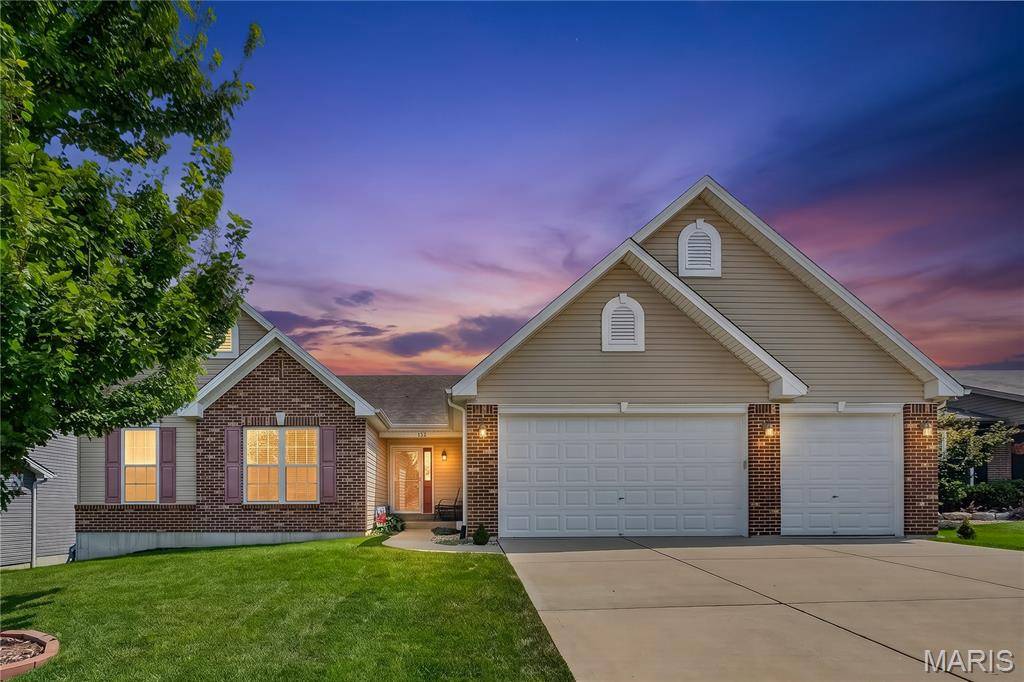 132 Riverdale Woods CIR, O'fallon, MO 63366