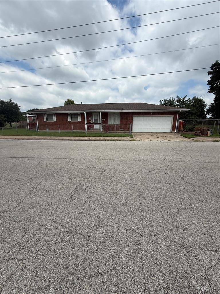 1200 Alton AVE, Madison, IL 62060