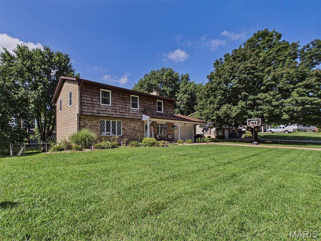 410 Chapel DR, Collinsville, IL 62234