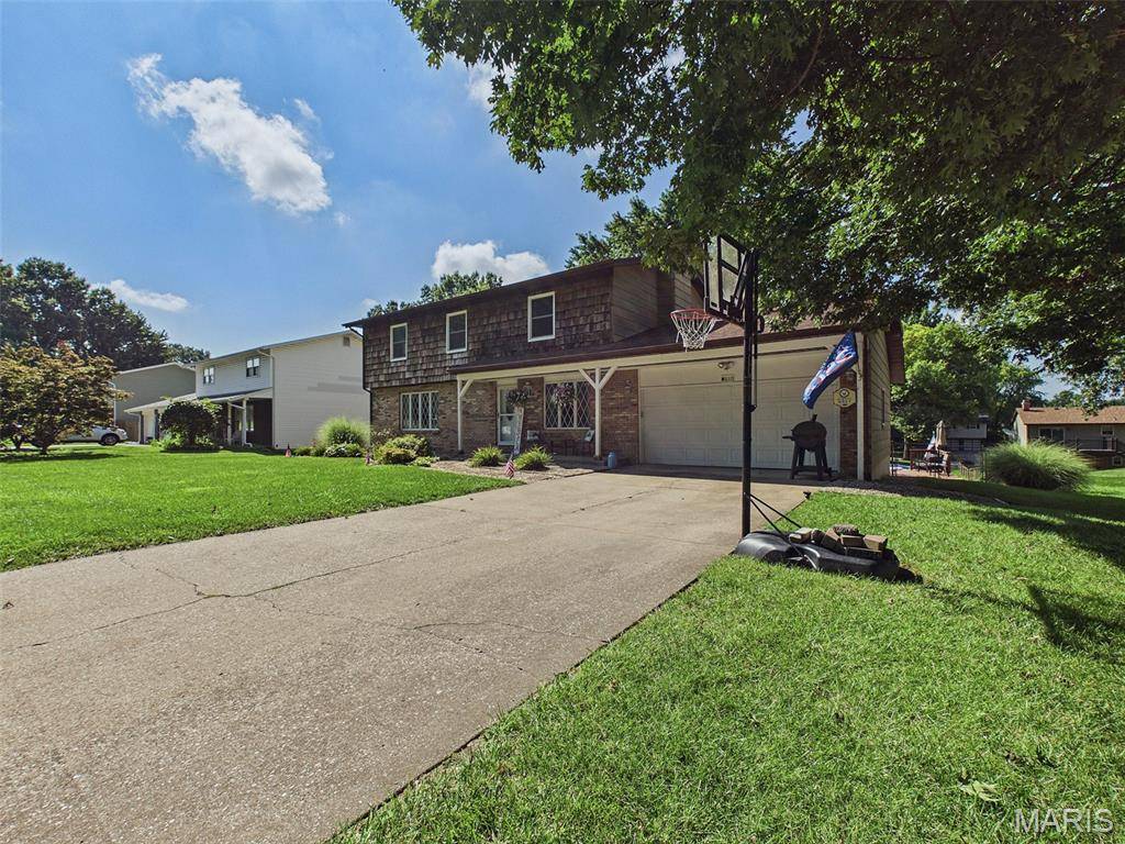 410 Chapel DR, Collinsville, IL 62234