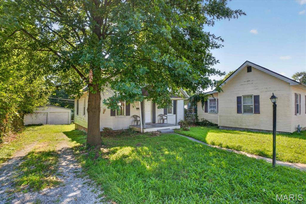 438 N 5th ST, Belleville, IL 62220