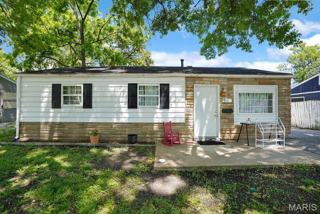 11 Saint Lambert DR, Cahokia, IL 62206