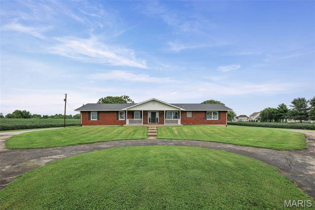 6961 Bouse RD, Glen Carbon, IL 62034