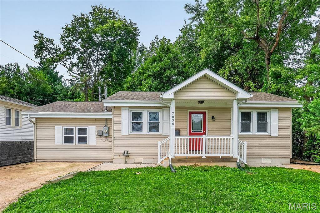 7030 Canterbury AVE, St Louis, MO 63143