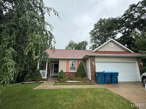 210 Baywood CT, Glen Carbon, IL 62034