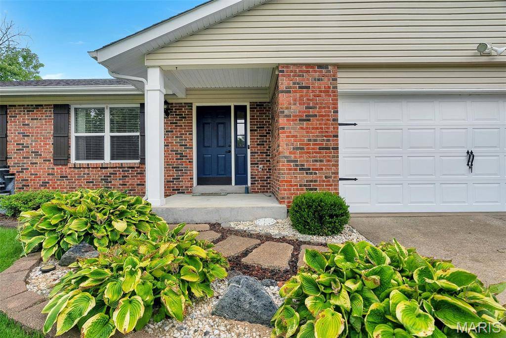 104 Cedar Crest CT, St Charles, MO 63304