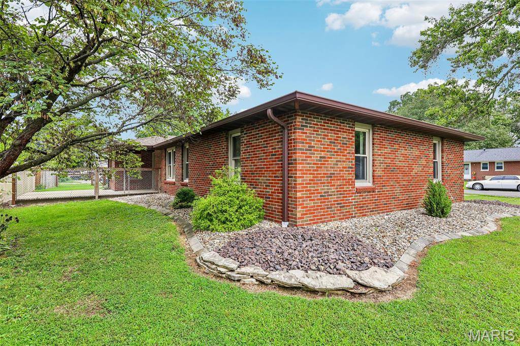 1031 18th ST, Carlyle, IL 62231