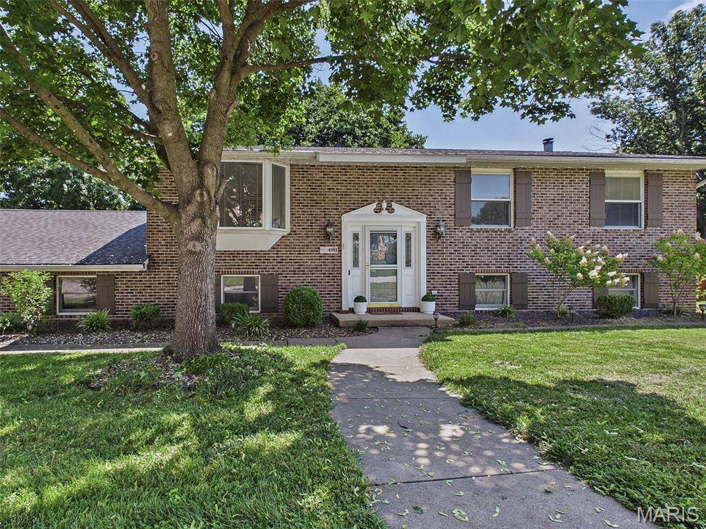 4911 Westmont AVE, Godfrey, IL 62035