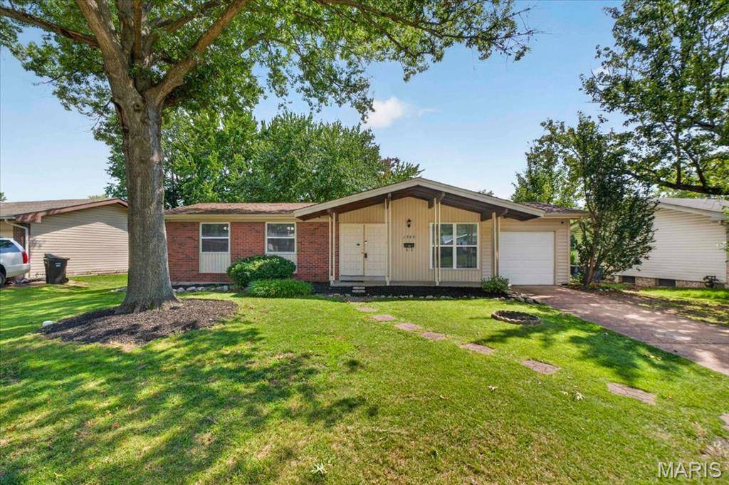 1540 Leisure DR, Florissant, MO 63031