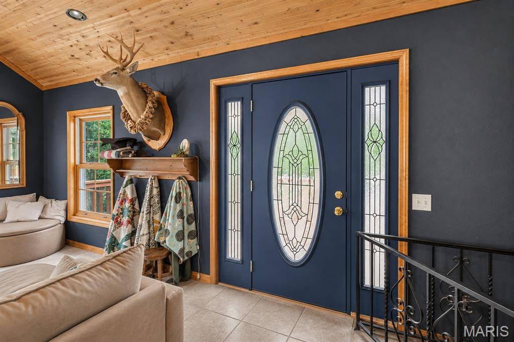218 Piffy LN, Climax Springs, MO 65324