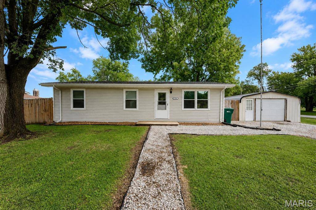 122 Lynn ST, Lebanon, IL 62254