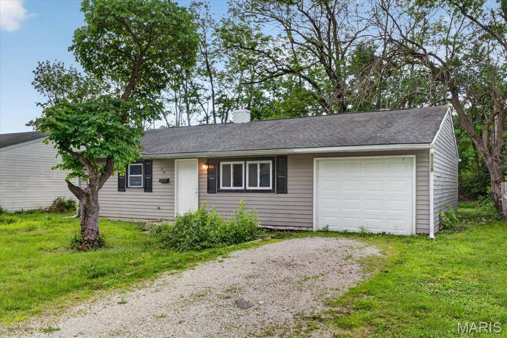 36 Saint Gregory DR, Cahokia, IL 62206