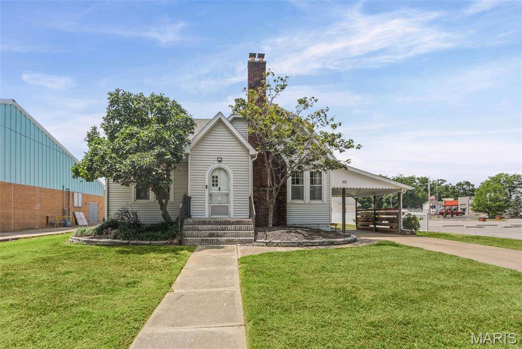 851 11th ST, Carlyle, IL 62231