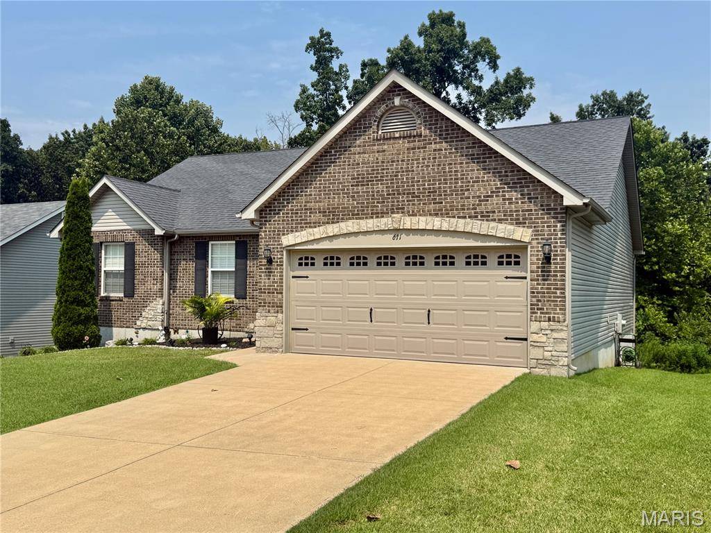 611 Louisbourg DR, Hillsboro, MO 63050