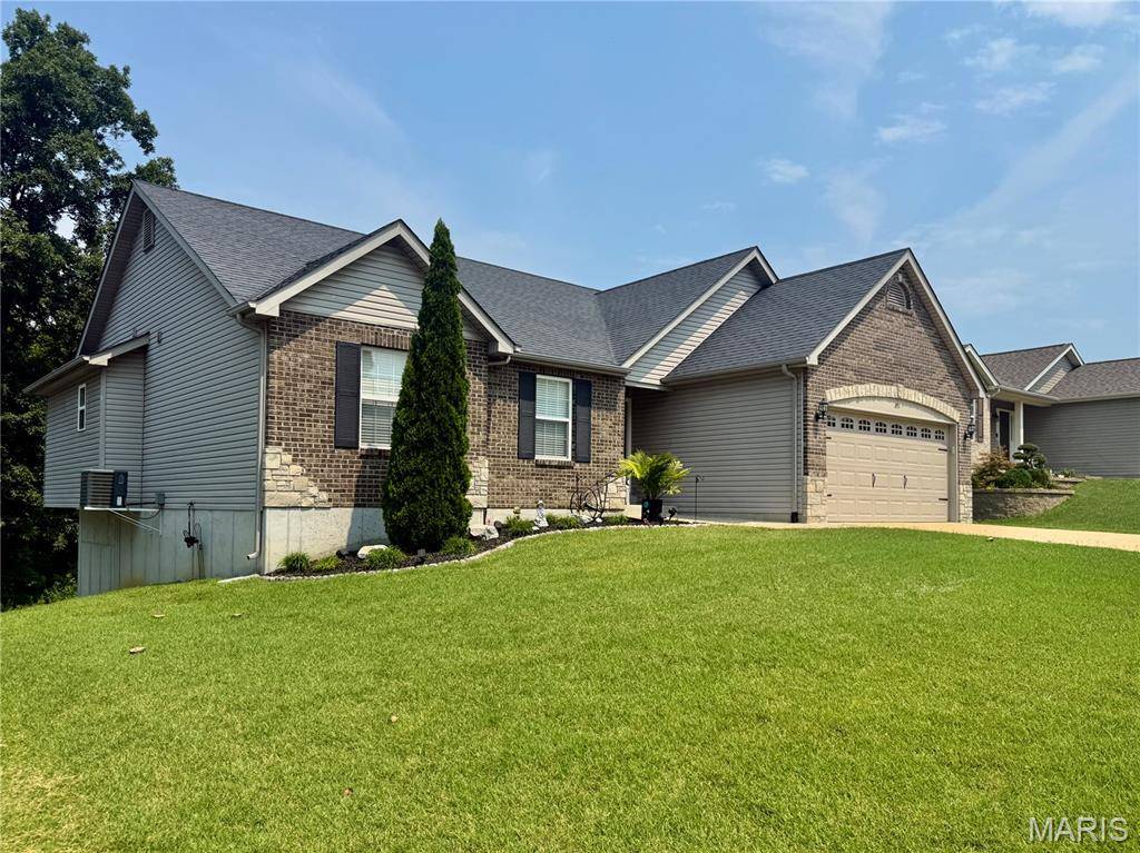 611 Louisbourg DR, Hillsboro, MO 63050