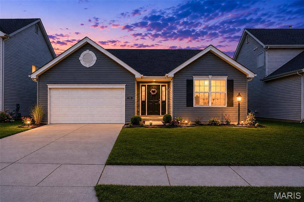 724 Palisades DR, St Charles, MO 63301