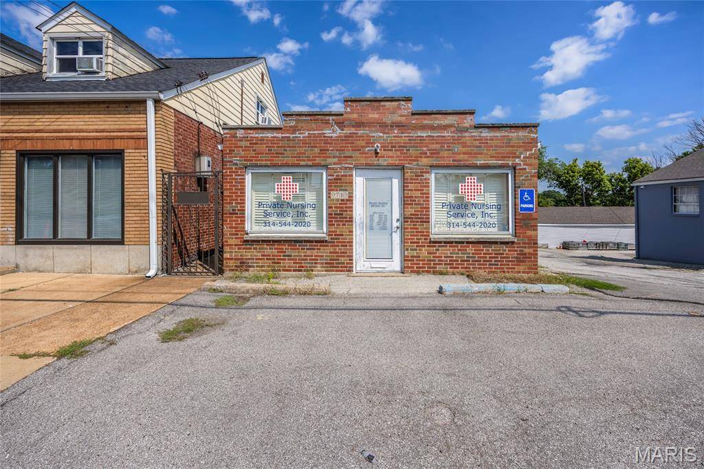9713 Gravois RD, St Louis, MO 63123