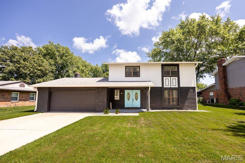 200 Debra DR, Fairview Heights, IL 62208