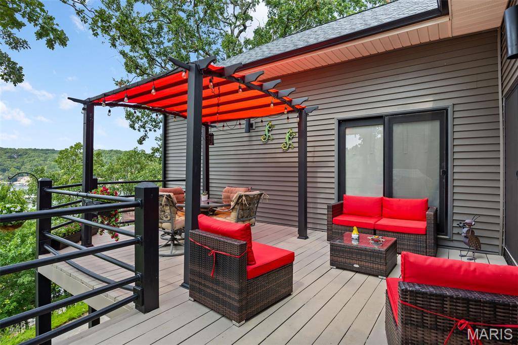475 Woodland PT, Linn Creek, MO 65052