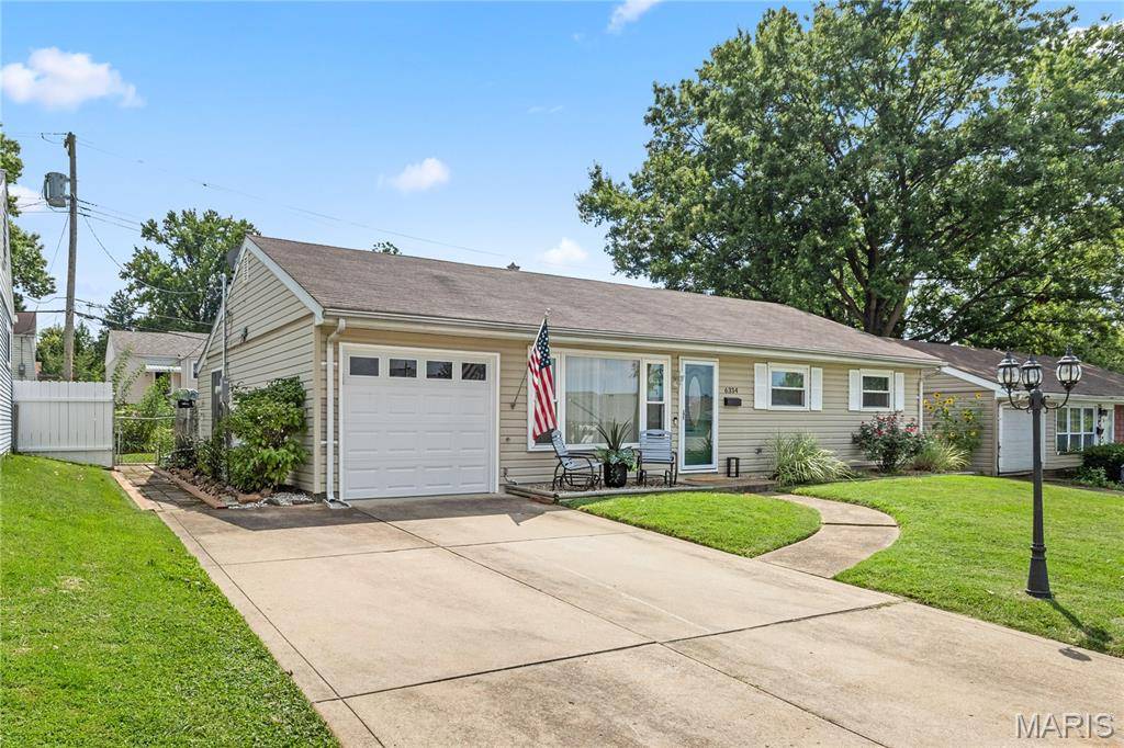 6334 Hurstgreen LN, Affton, MO 63123
