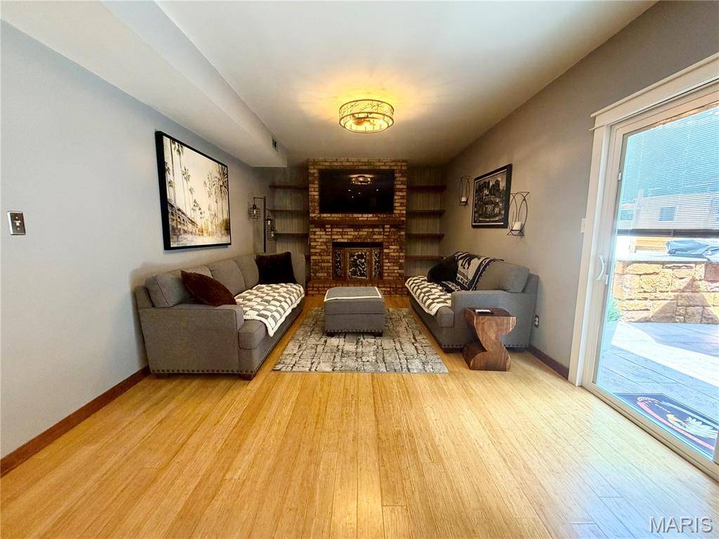 1392 Timothy Ridge DR, St Charles, MO 63304