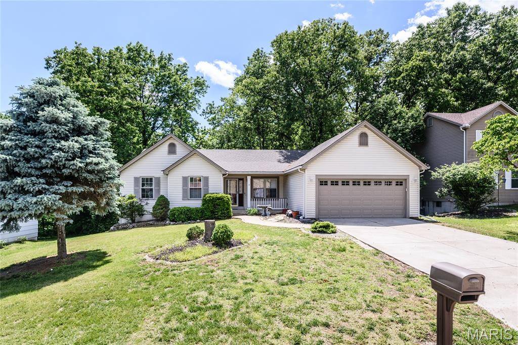 3935 Rhine CT, St Charles, MO 63304