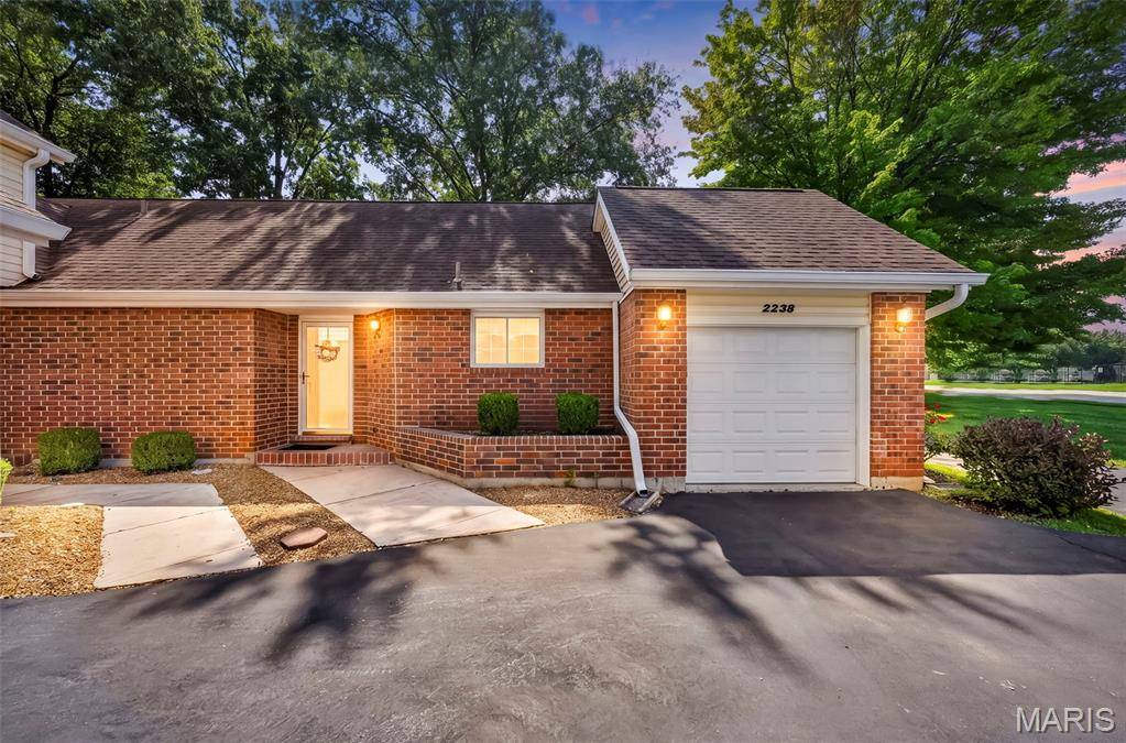 2238 Riverwood Trails DR, Hazelwood, MO 63031