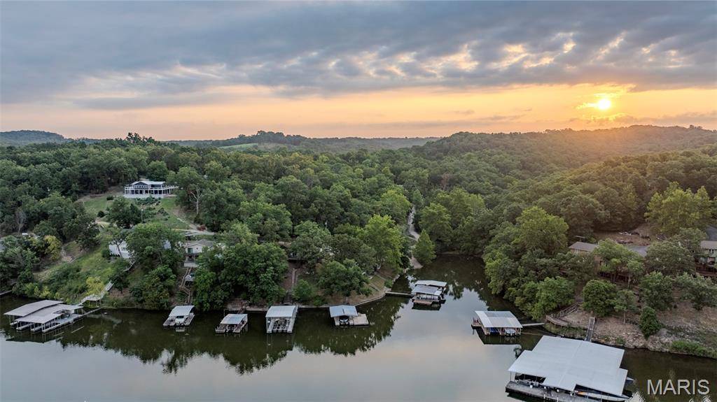 34 Trigger Rd, Linn Creek, MO 65052