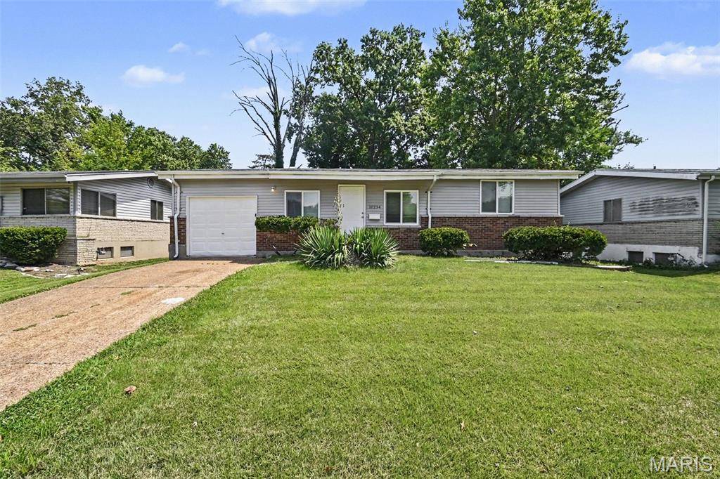 10234 Cedarhurst DR, St Louis, MO 63136