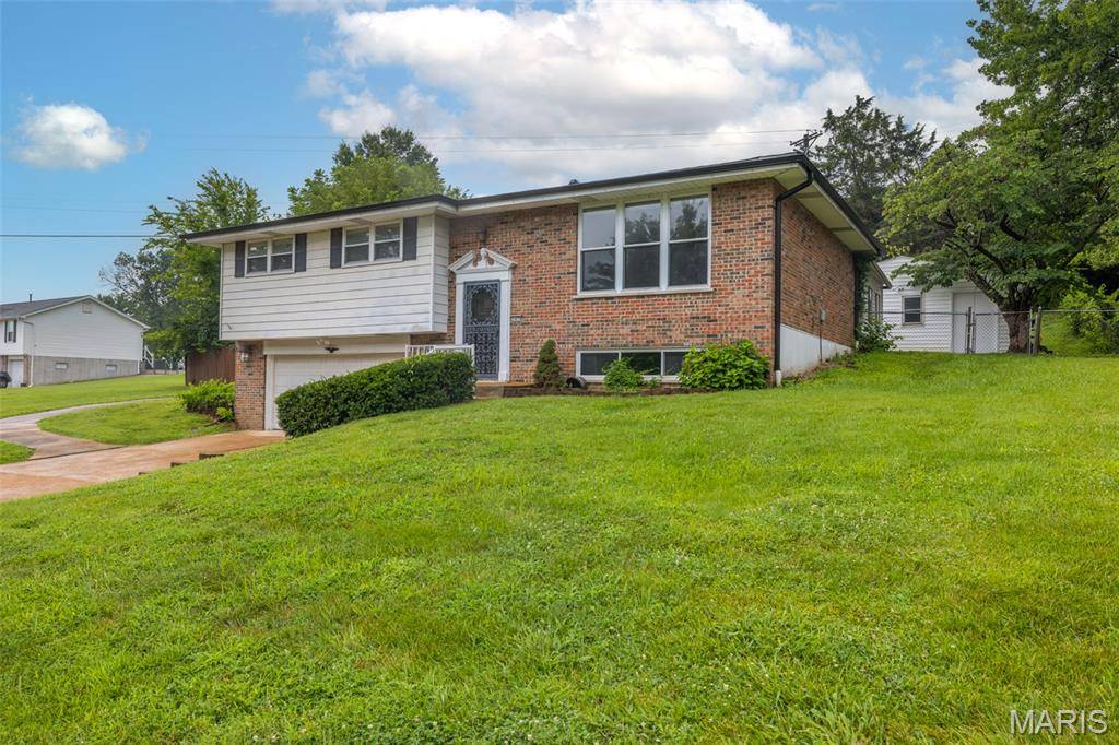 1439 Twin Oaks DR, Arnold, MO 63010