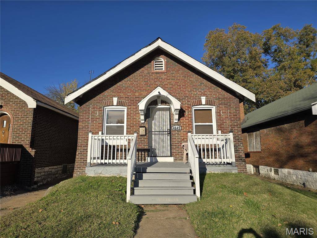 4649 Lee AVE, St Louis, MO 63115