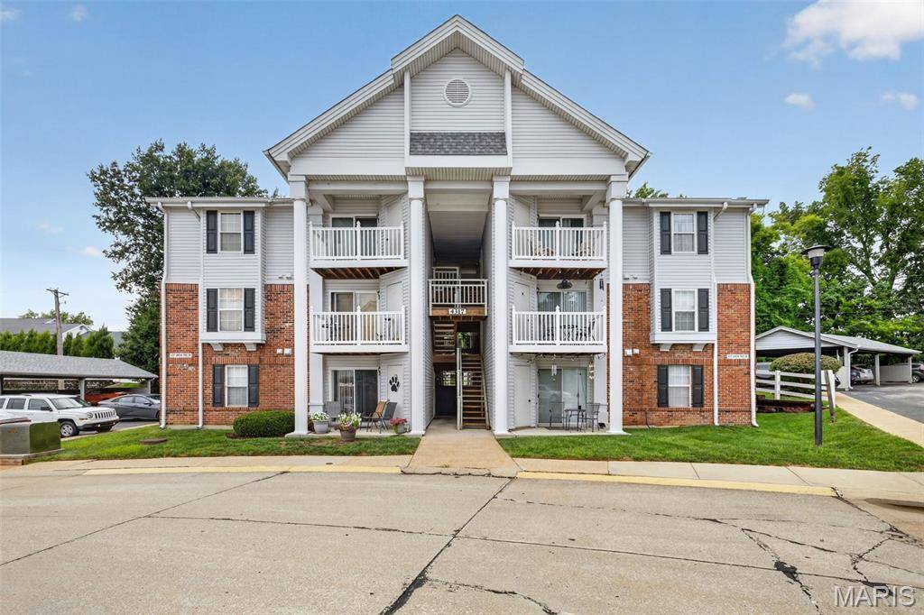4317 Arrow Tree DR #E, Unincorporated, MO 63128