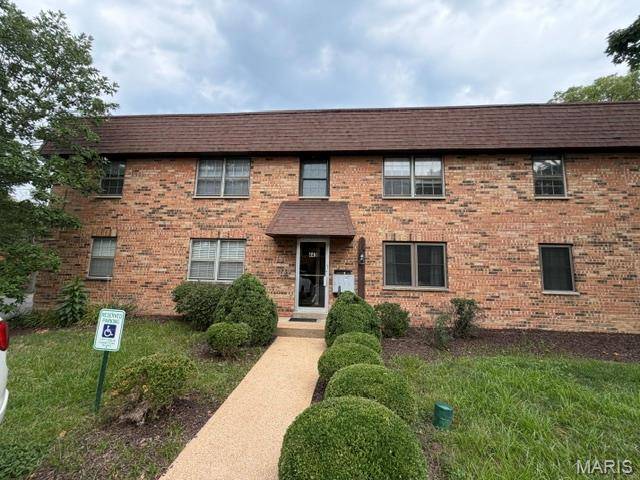 443 S Clay AVE #C, Kirkwood, MO 63122