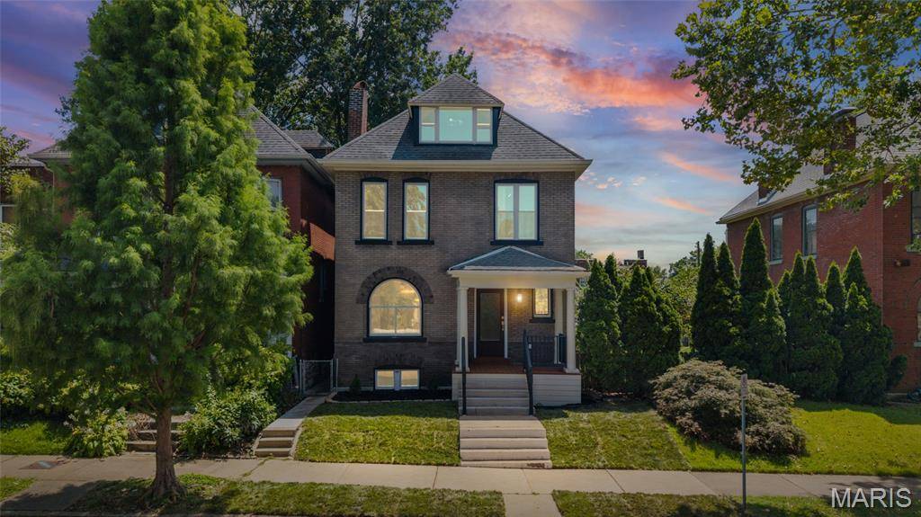 3950 Shenandoah AVE, St Louis, MO 63110
